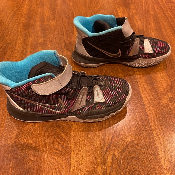 Nike Kyrie 7 GS Pixel Camo Black Multi Color Shoes - Picture 3 of 9